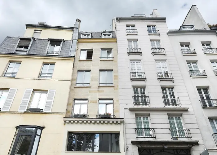 Apartment Saint Germain Des Pres By Studio Prestige